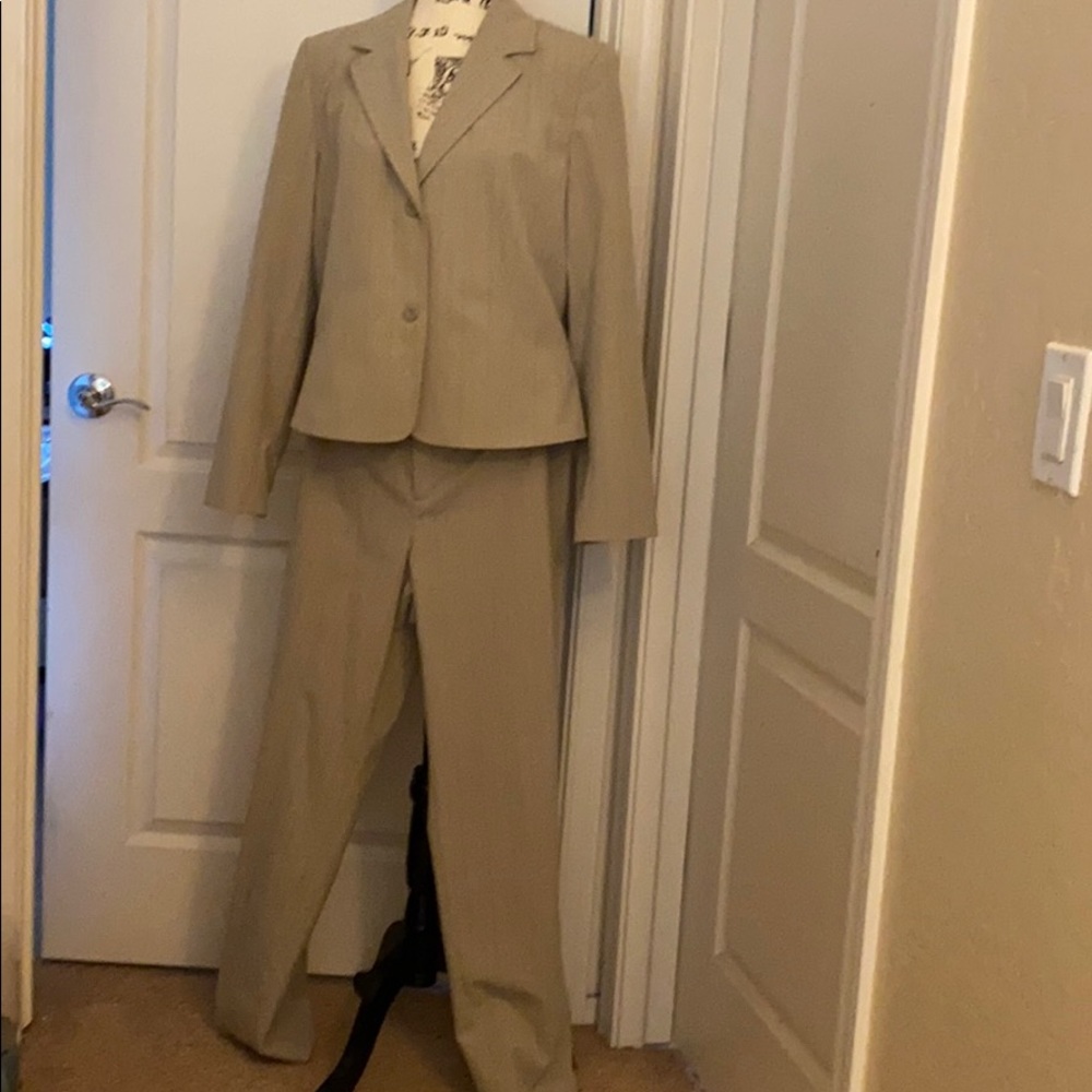 Pin stripe suit inseam 32” fully lined jacket